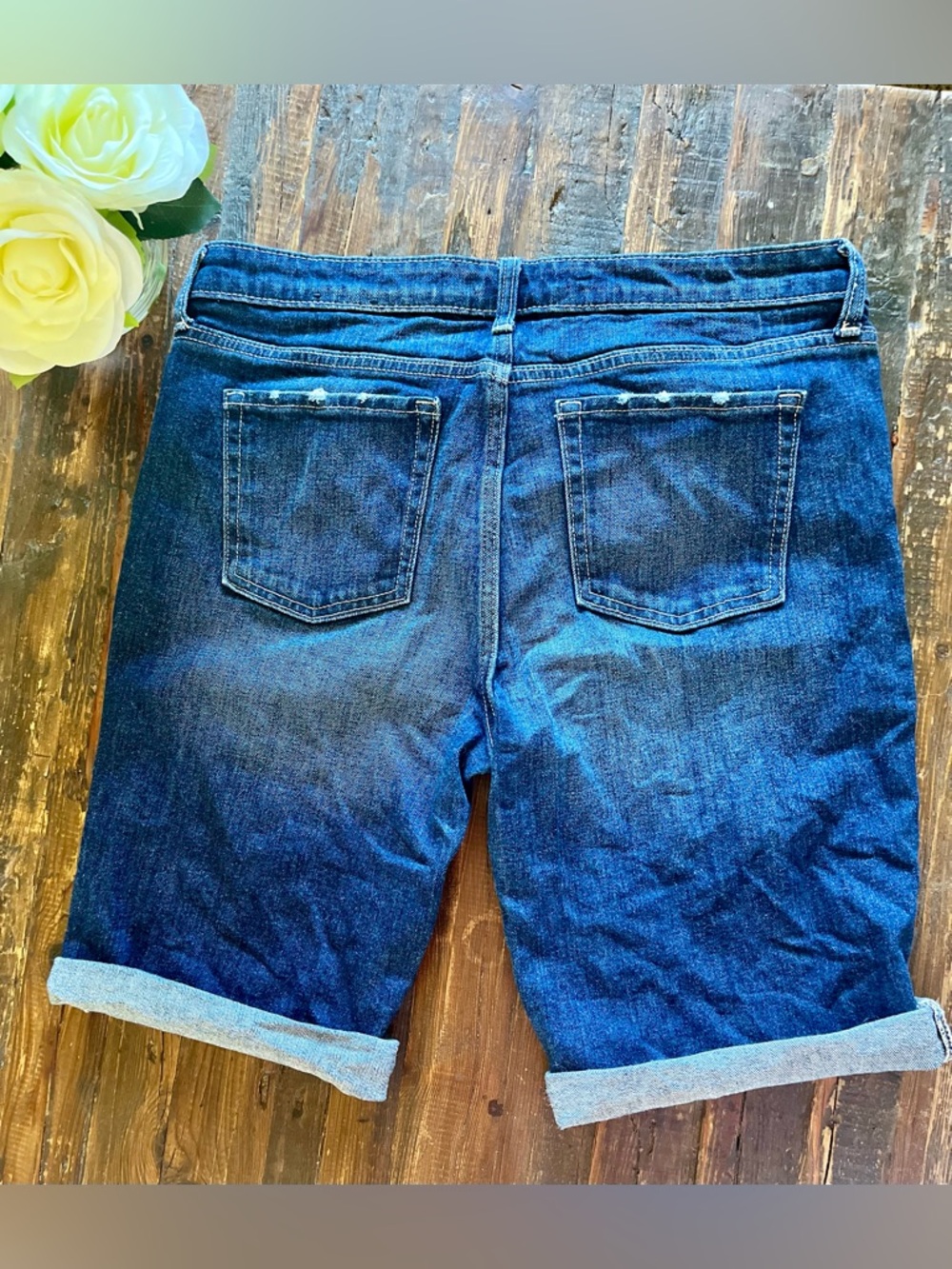 ☀️GAP Women’s Dark Blue Distressed Faded 9”Bermuda Denim Shorts 
Sz 30